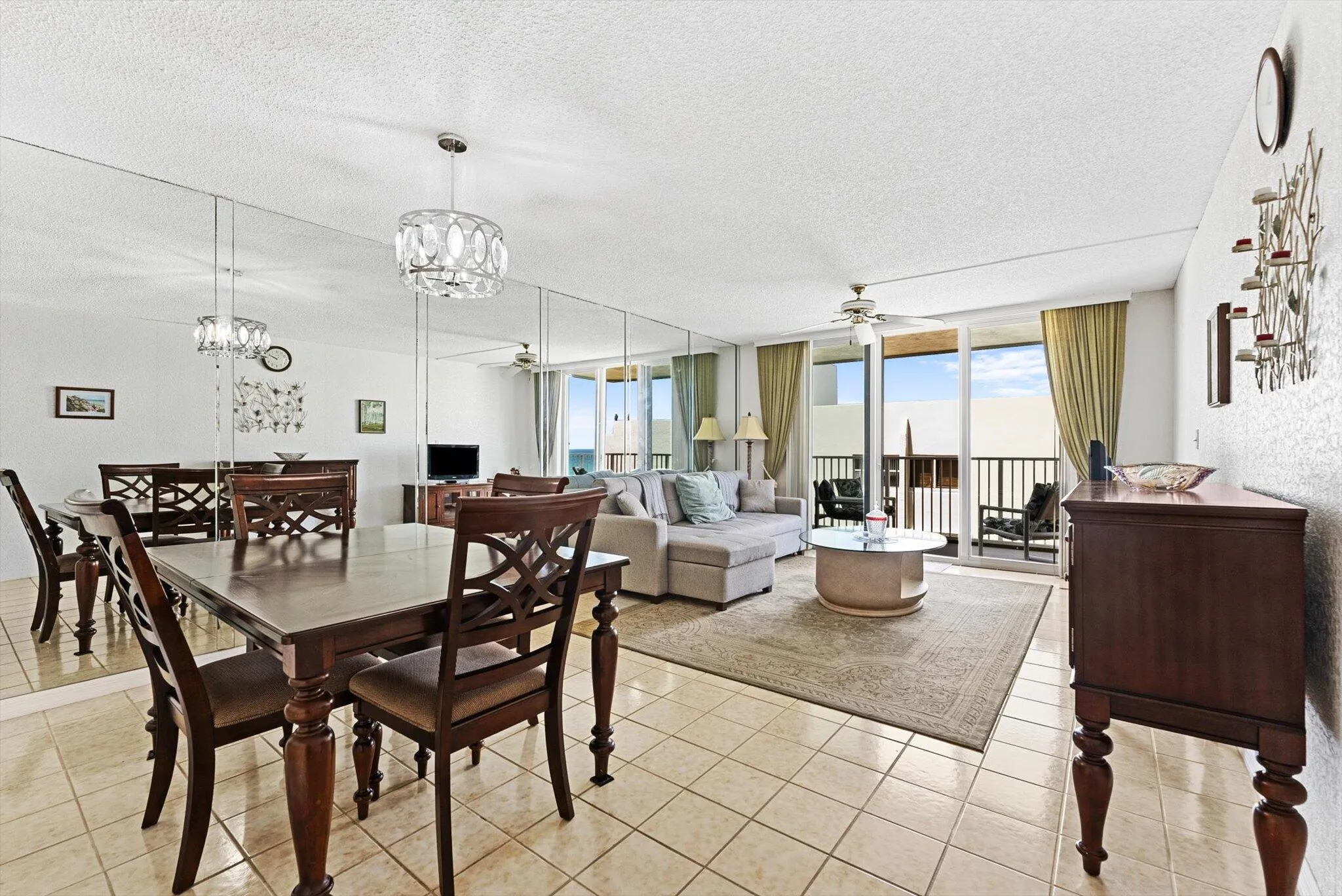 3540 S Ocean Blvd #604 - Dining area
