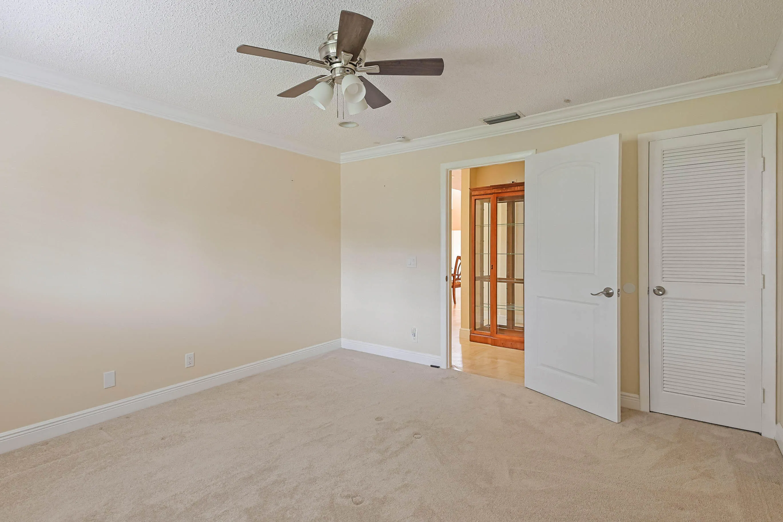 6845 Fountains Circle (28)