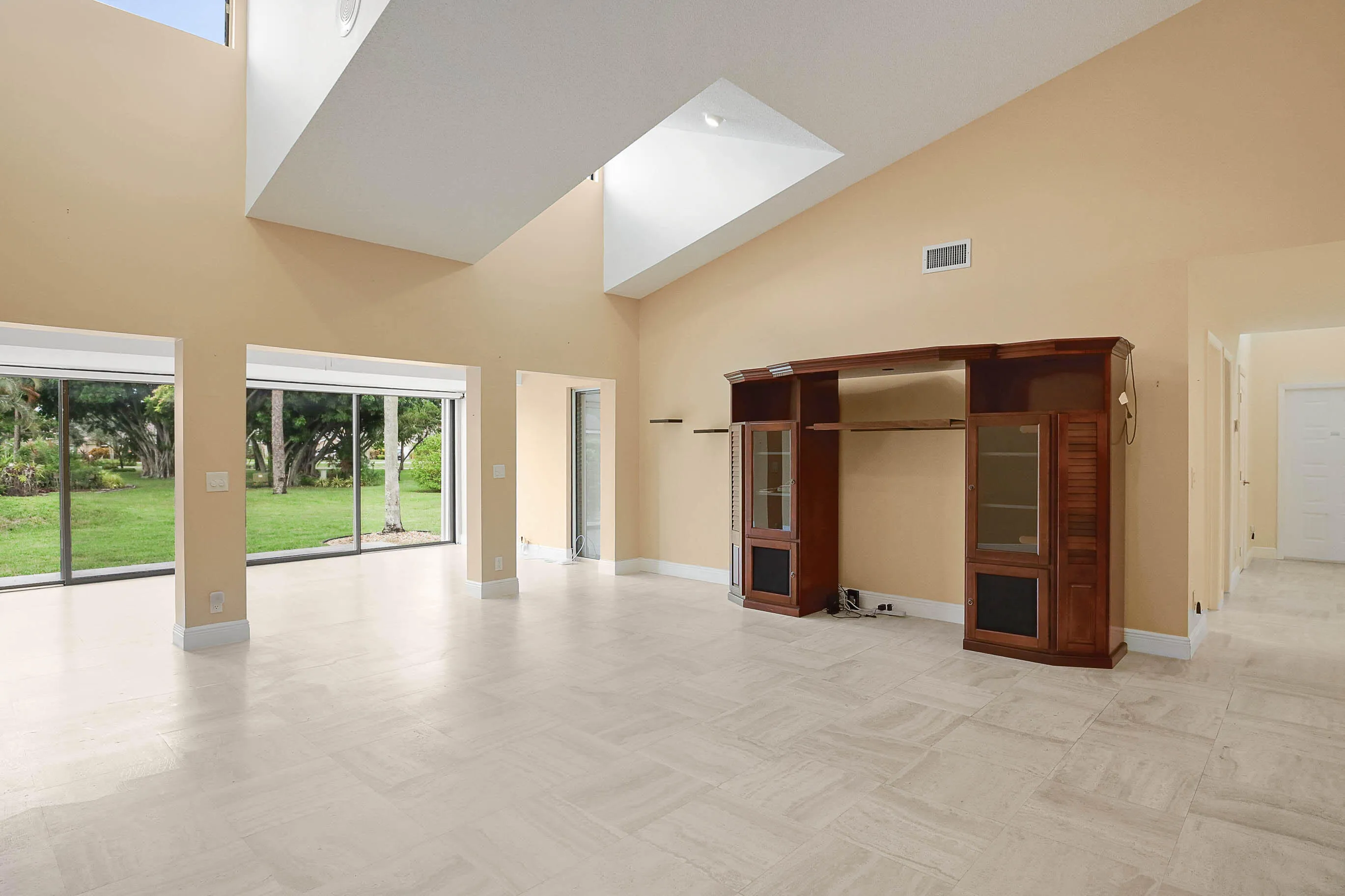 6845 Fountains Circle (8)
