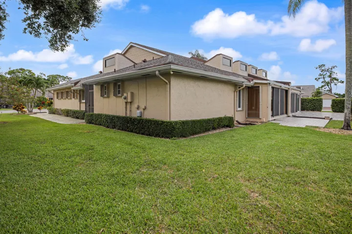 6845 Fountains Circle (37)