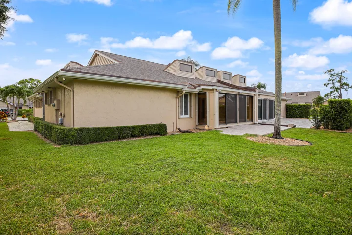 6845 Fountains Circle (35)