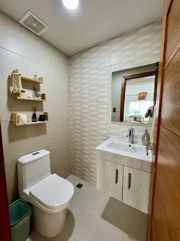 1/2 Bathroom - guest