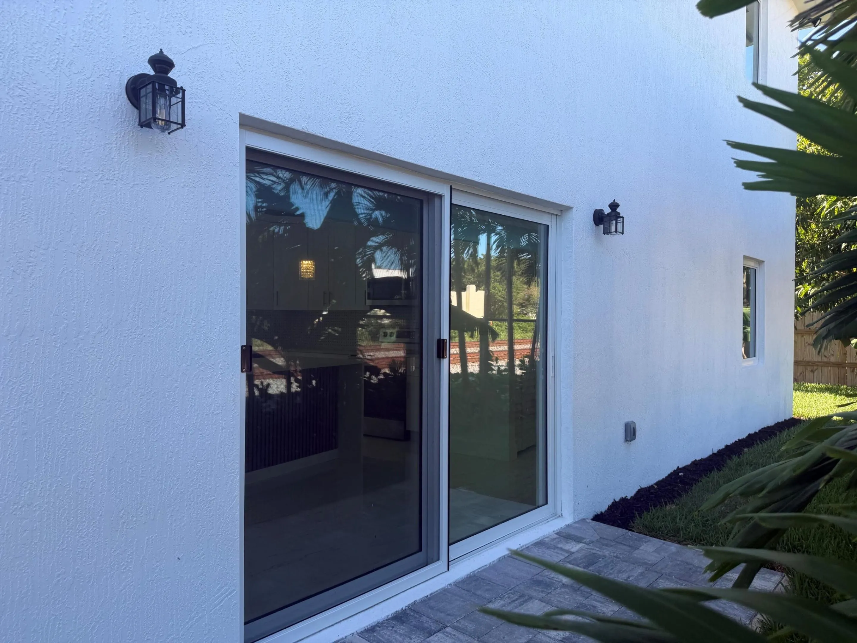 Side slider