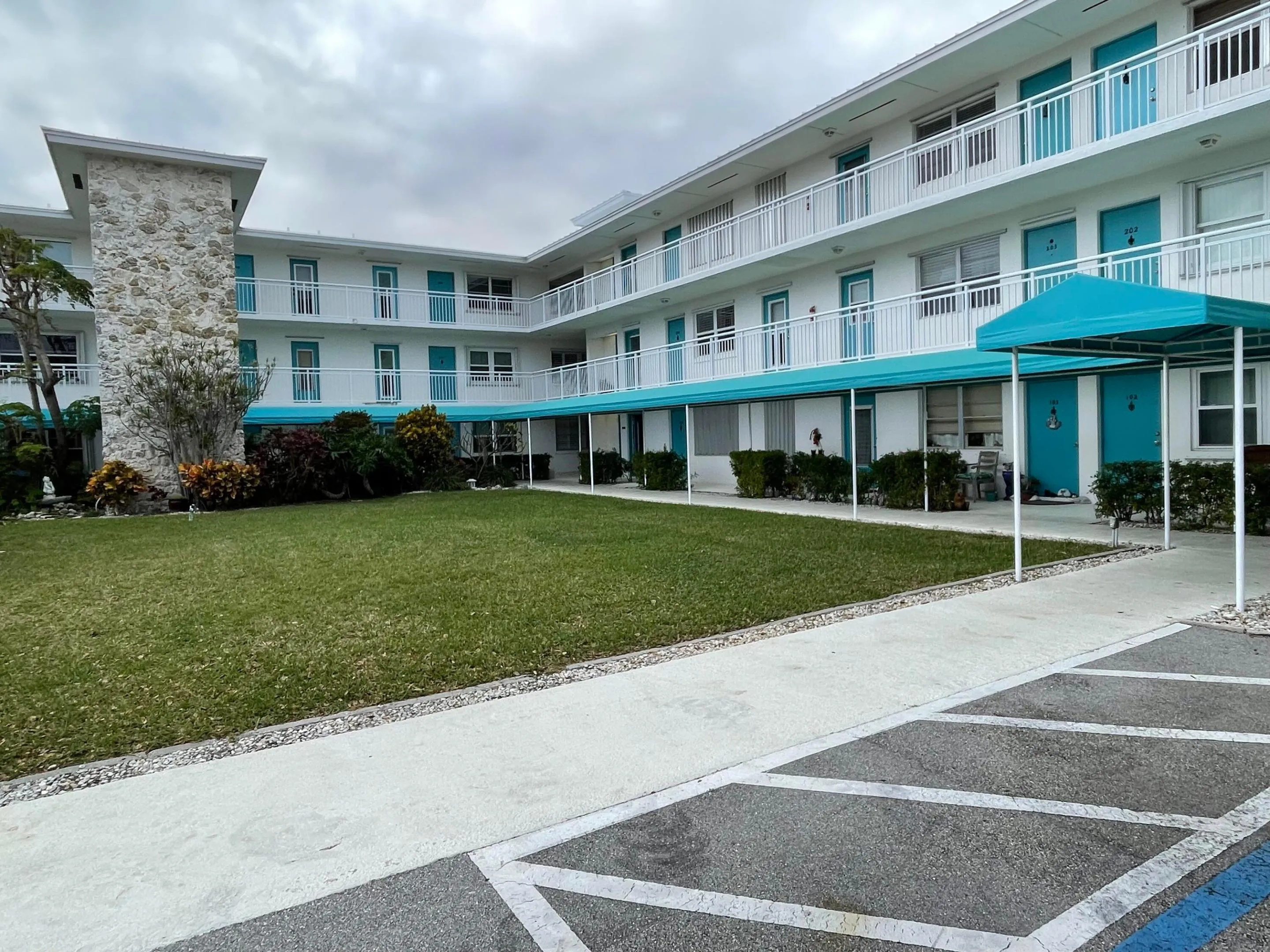 YHL/awnings/New elevator access