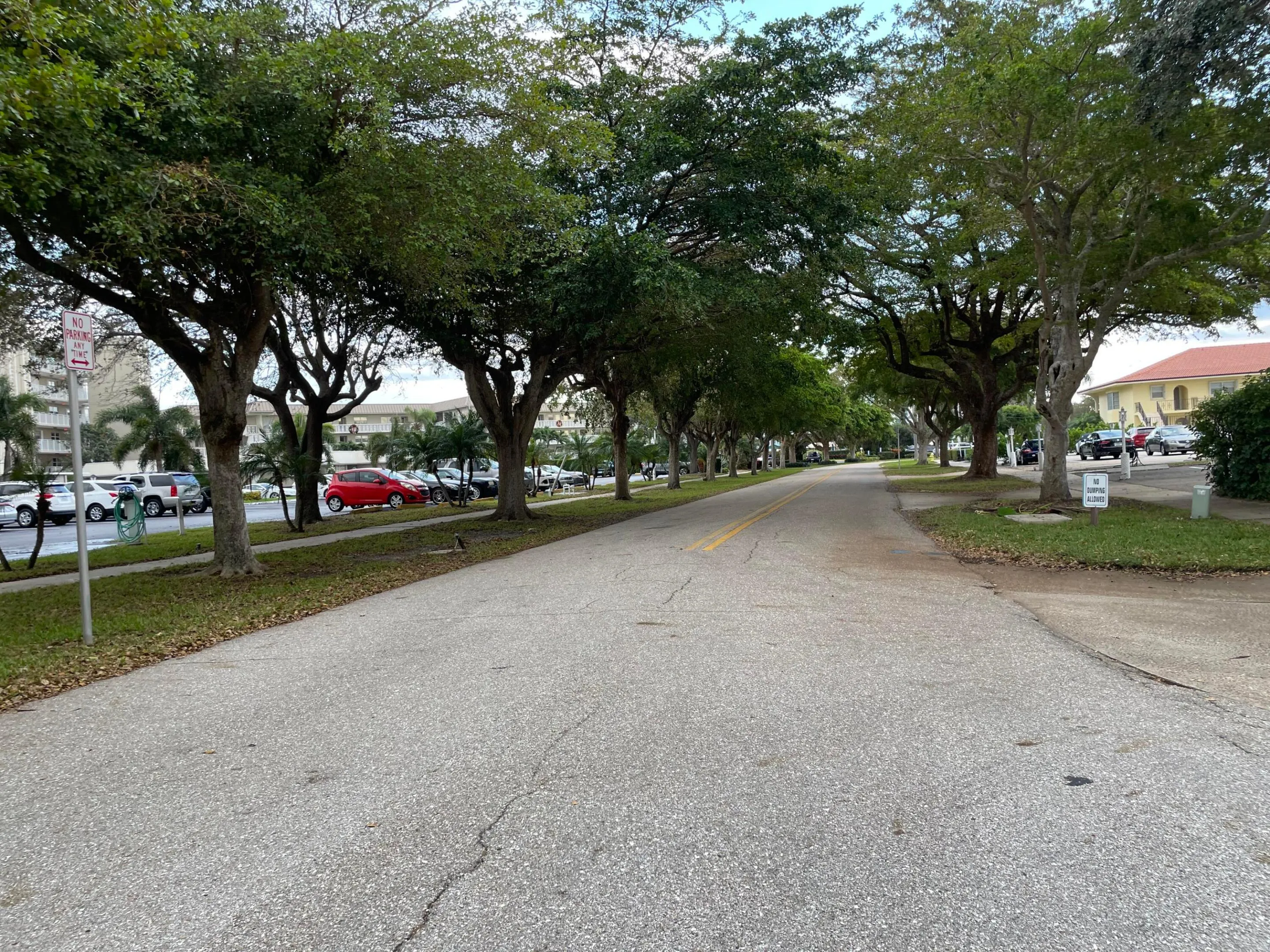 Yacht Club Drive-walk to Country Club