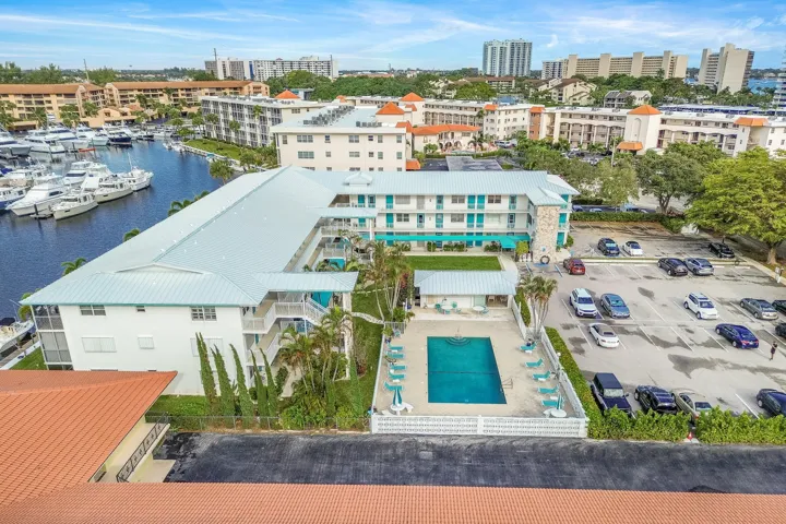 YHL Condos & Pool