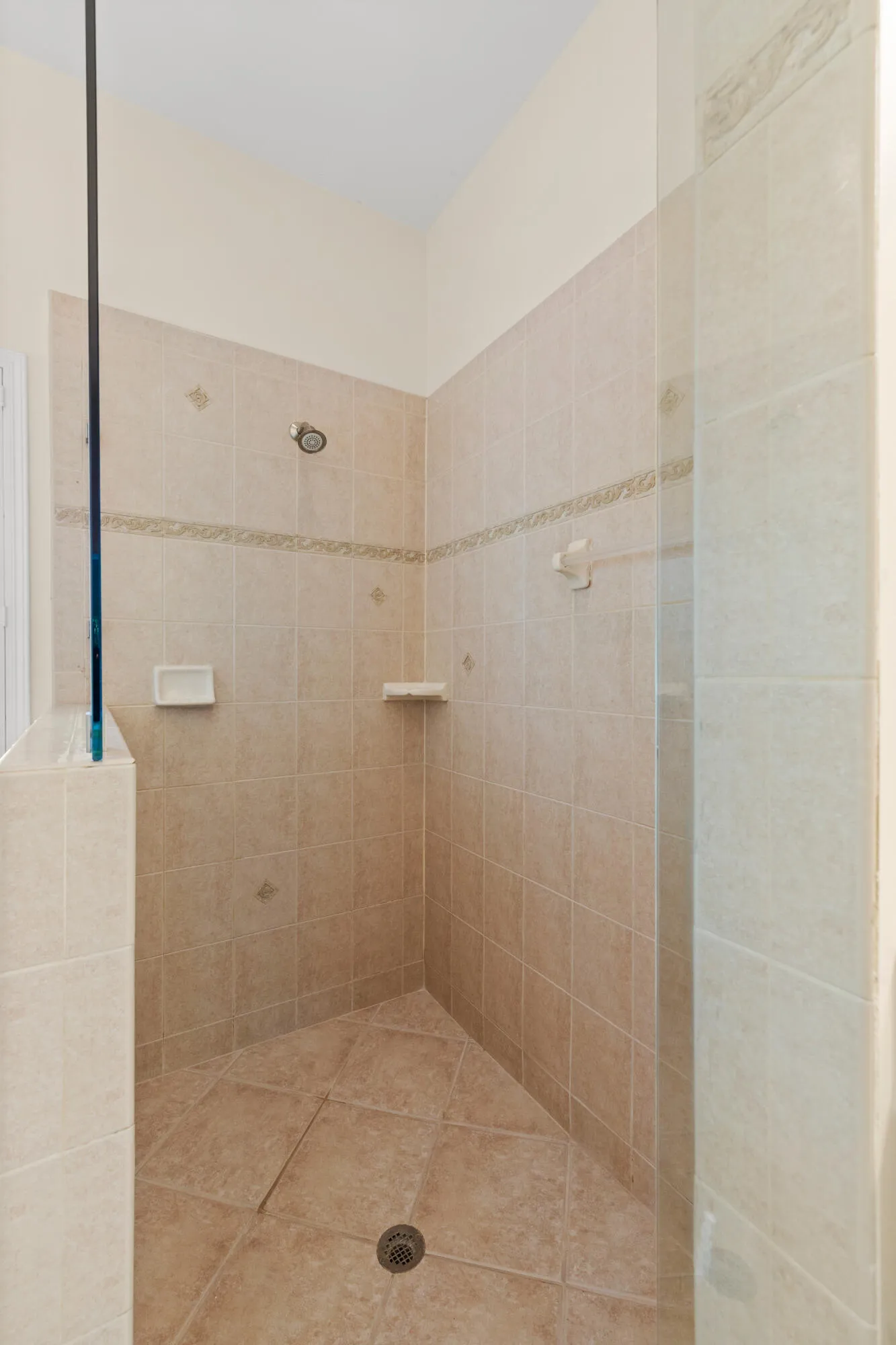11595 Water Bend Ct_Vacant Large-24