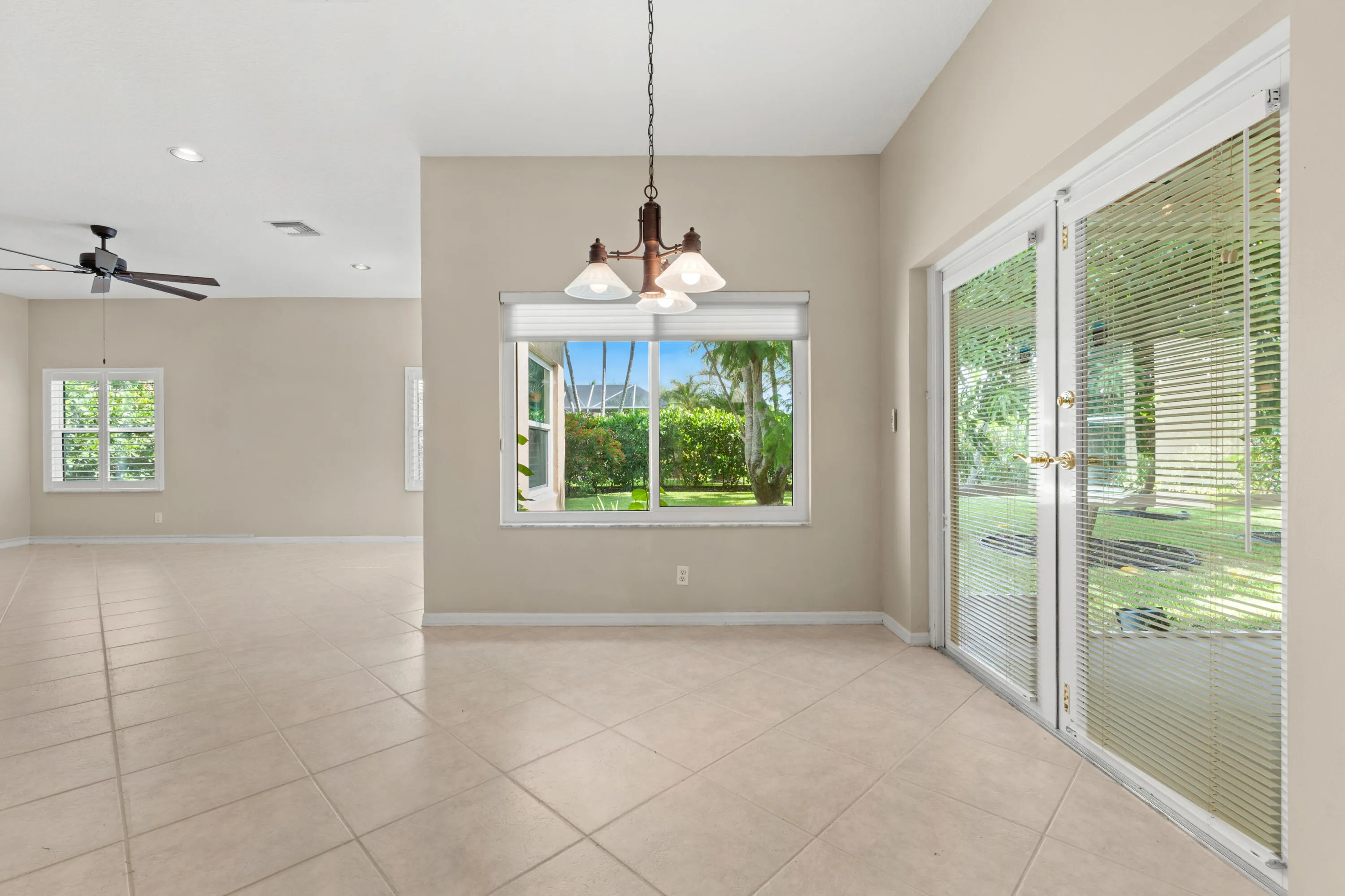 11595 Water Bend Ct_Vacant Large-16