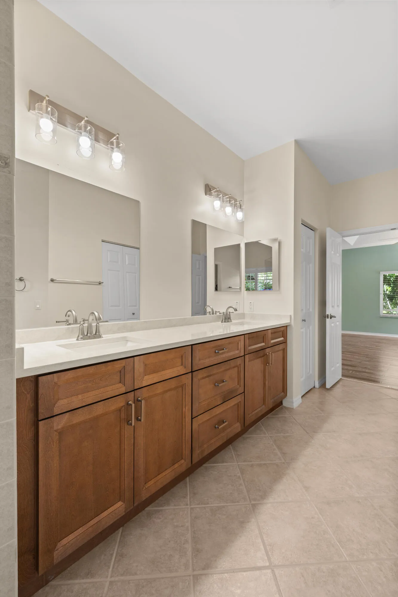 11595 Water Bend Ct_Vacant Large-22