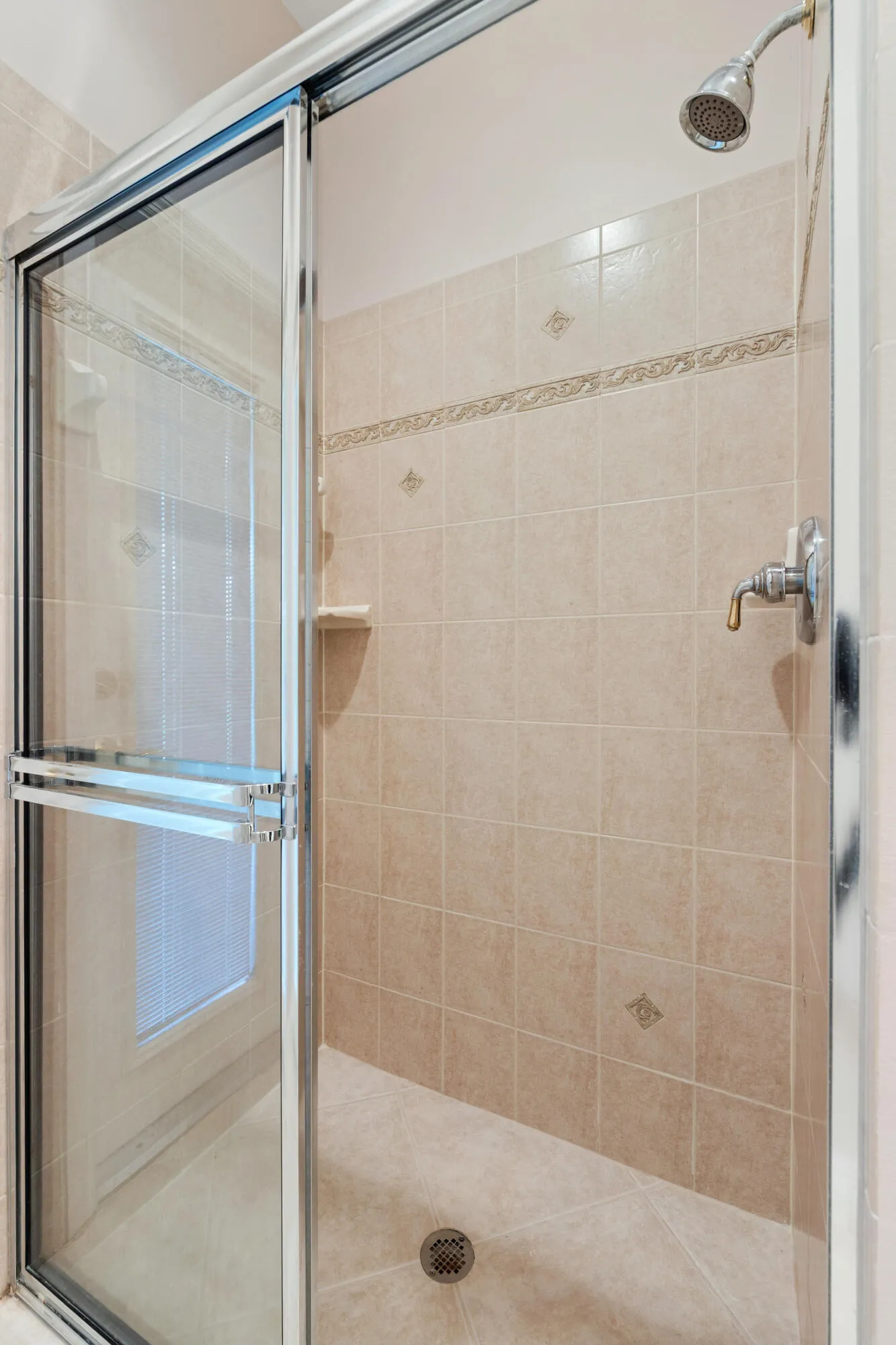 11595 Water Bend Ct_Vacant Large-32