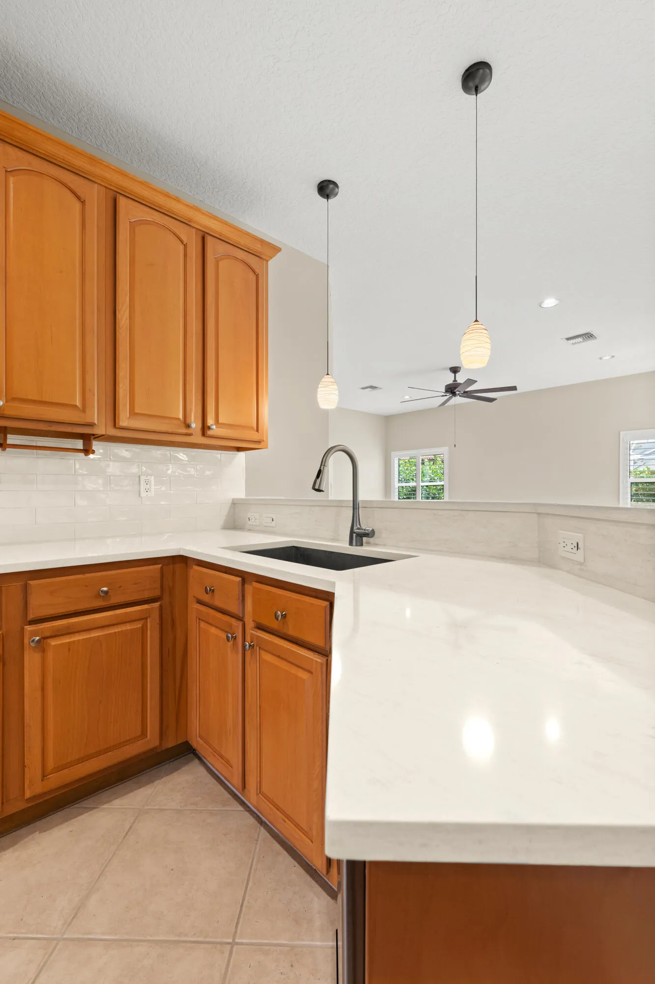 11595 Water Bend Ct_Vacant Large-10