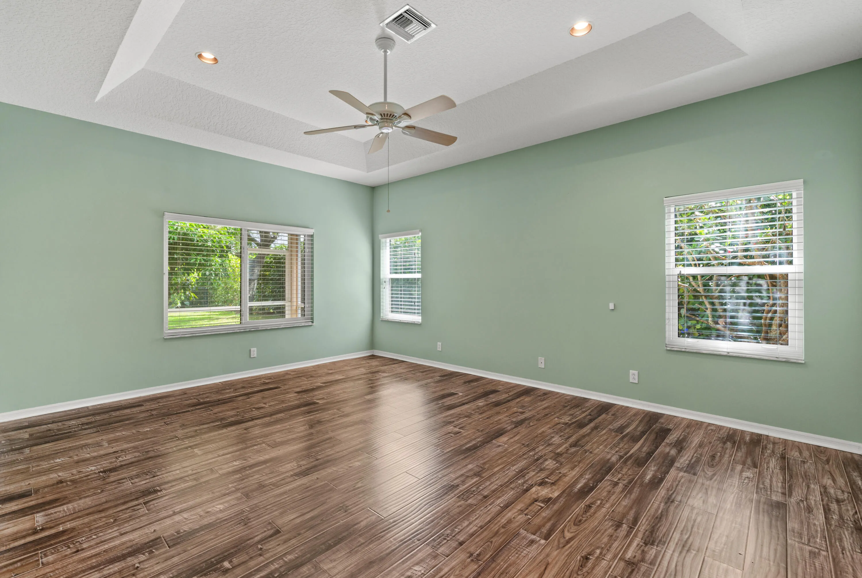 11595 Water Bend Ct_Vacant Large-17