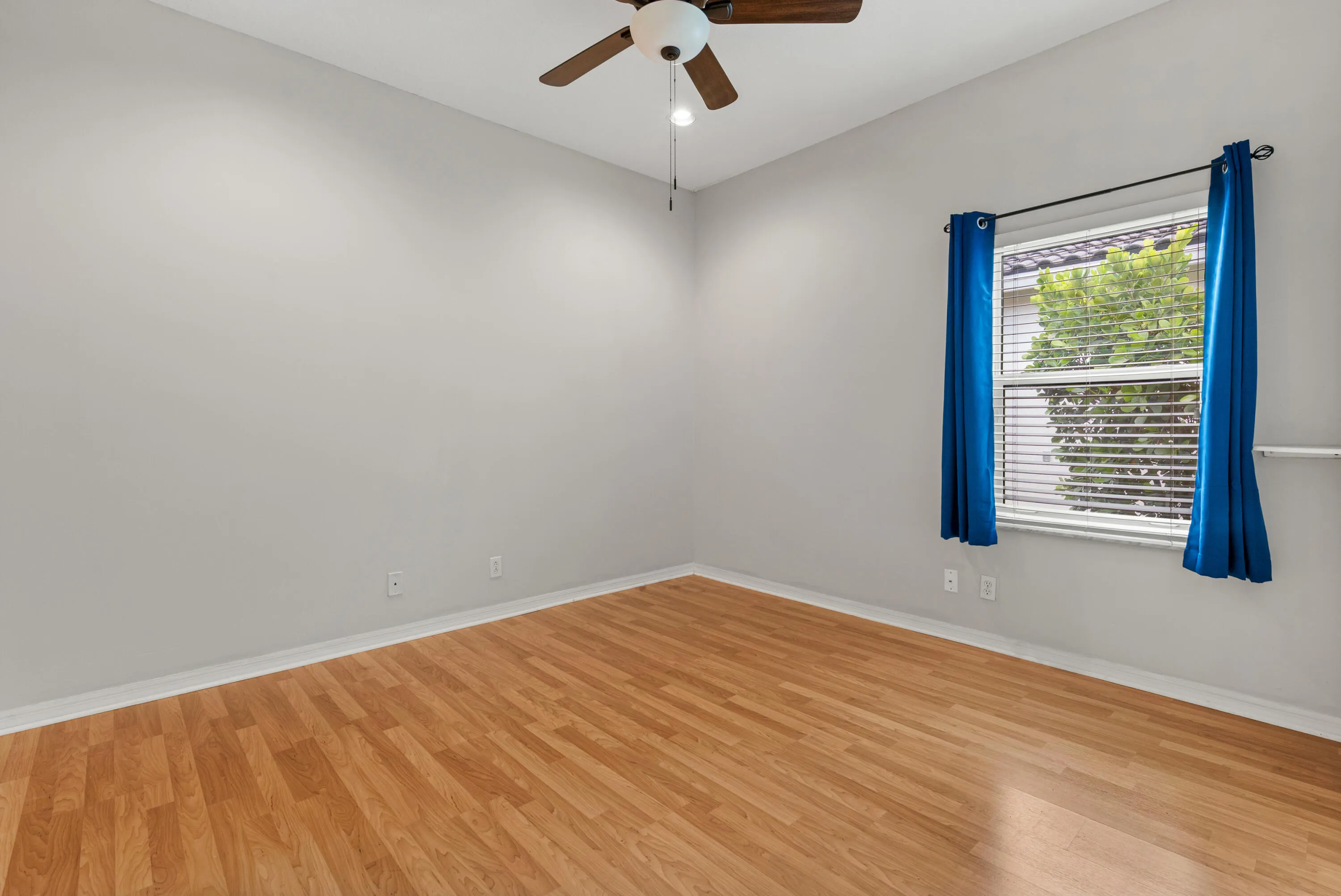 11595 Water Bend Ct_Vacant Large-27