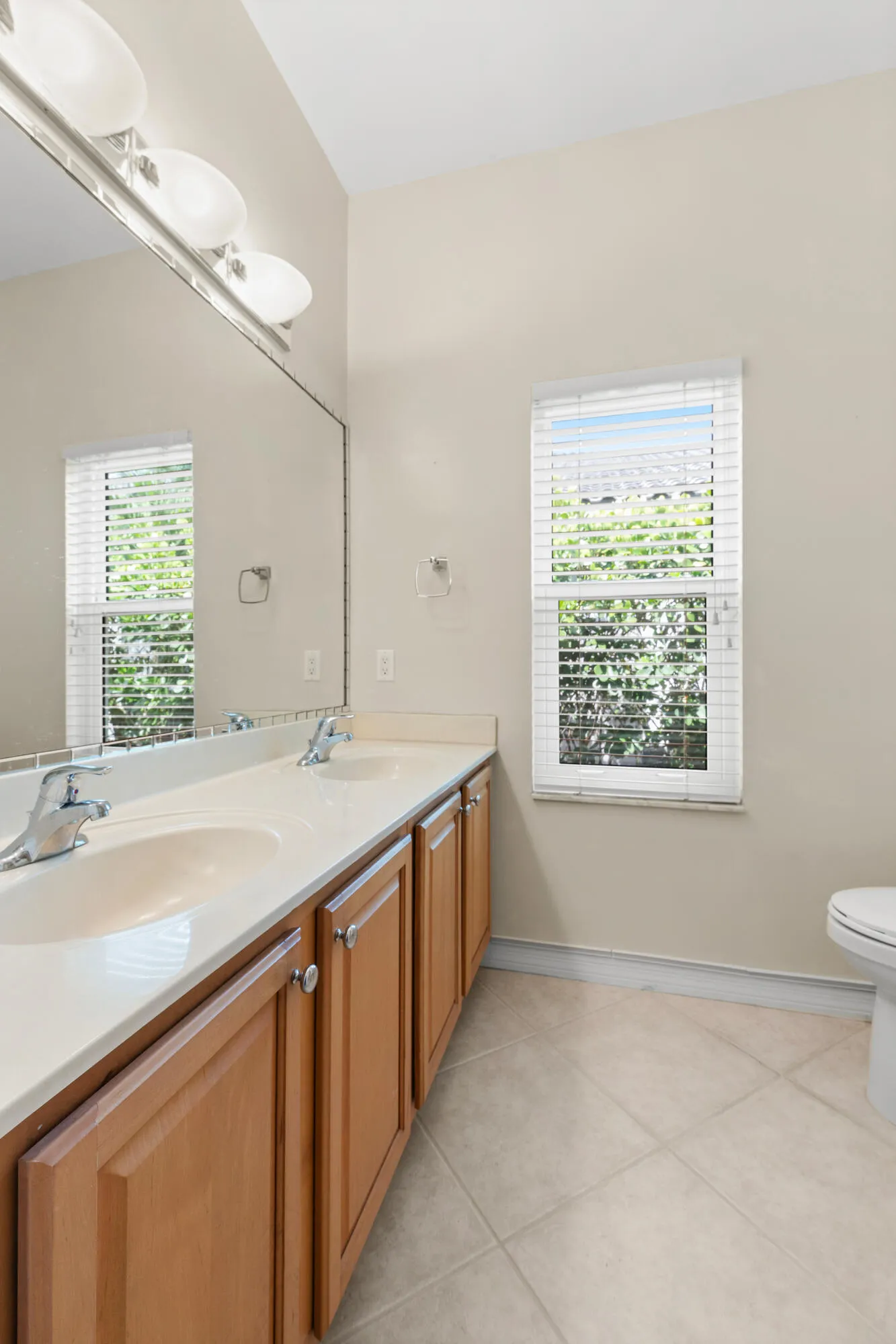 11595 Water Bend Ct_Vacant Large-33