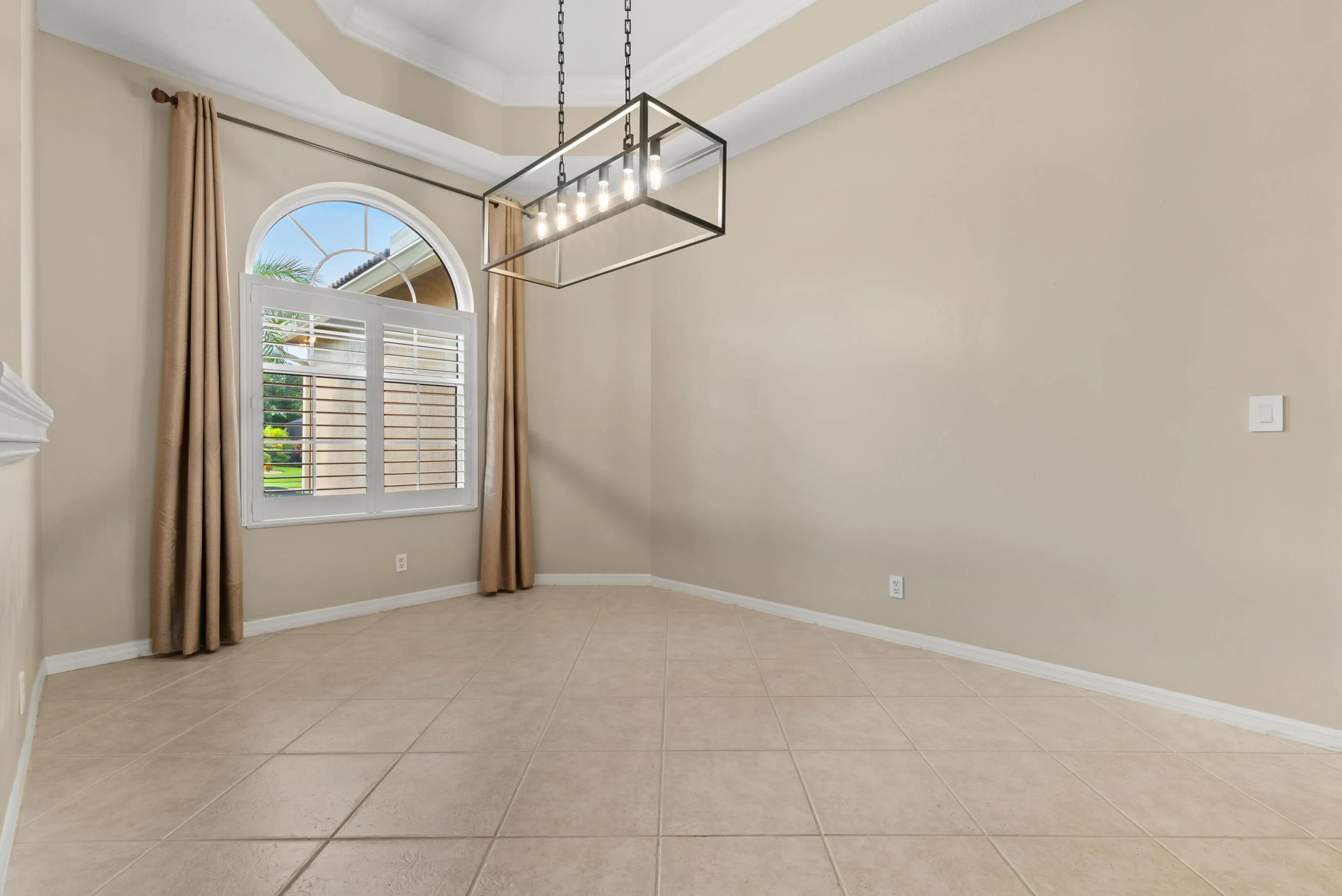 11595 Water Bend Ct_Vacant Large-12