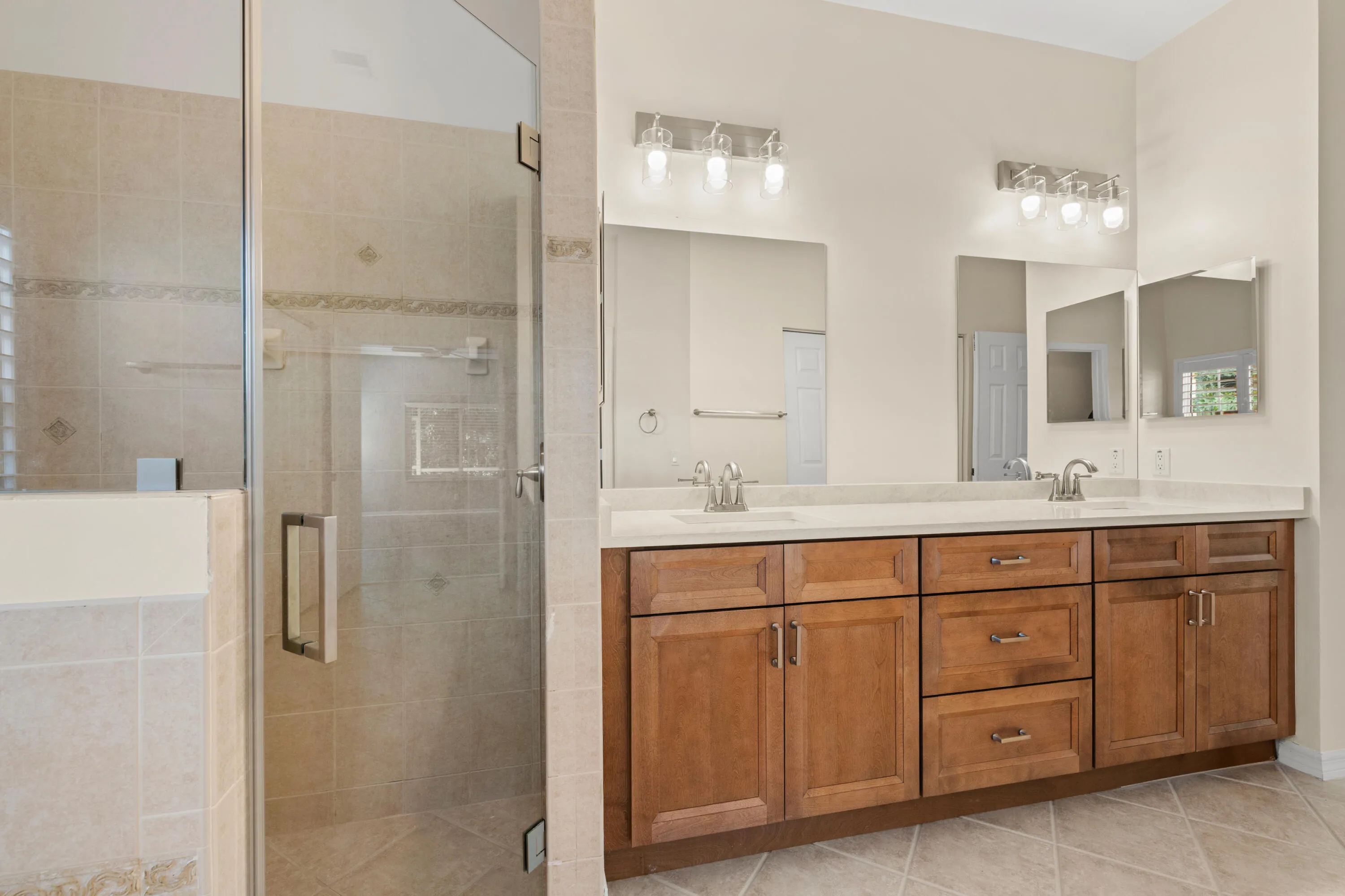 11595 Water Bend Ct_Vacant Large-21
