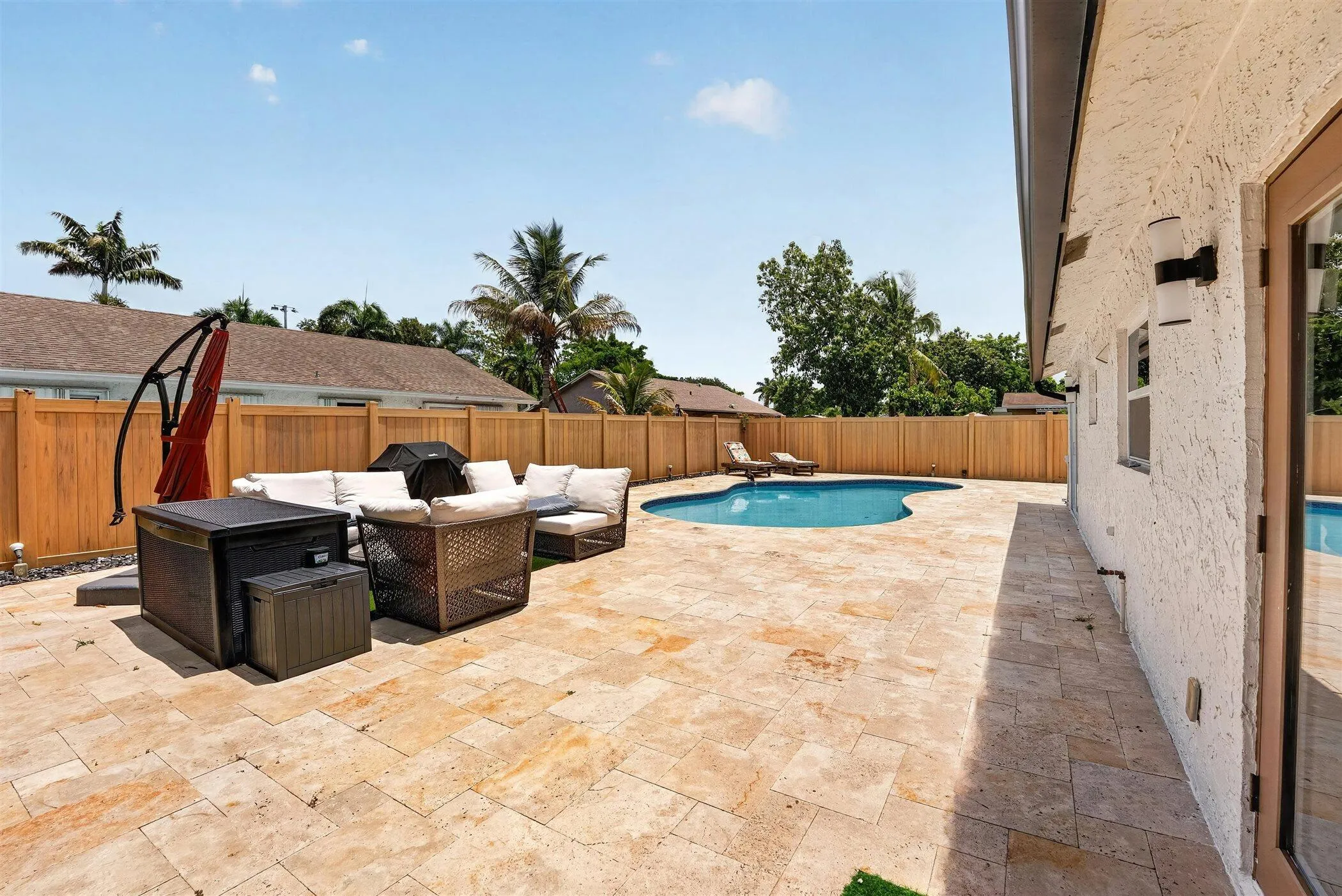 73-8131-NW-44th-Ct-LPG
