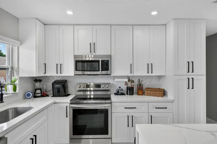 31-8131-NW-44th-Ct-LPG