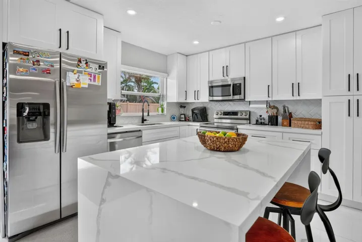 28-8131-NW-44th-Ct-LPG