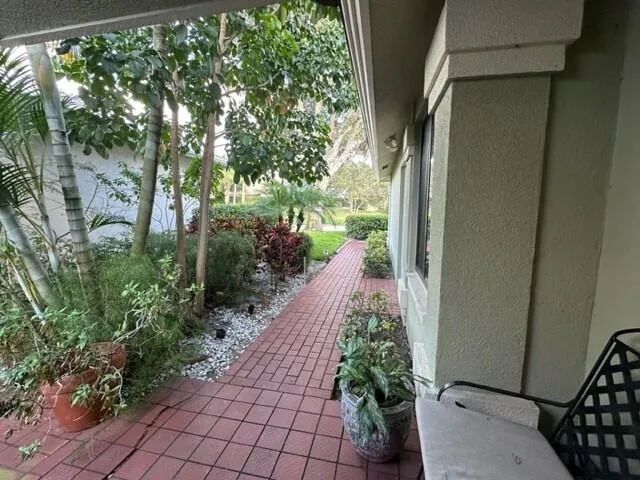 150 CAPE POINTE ENTRY WALKWAY