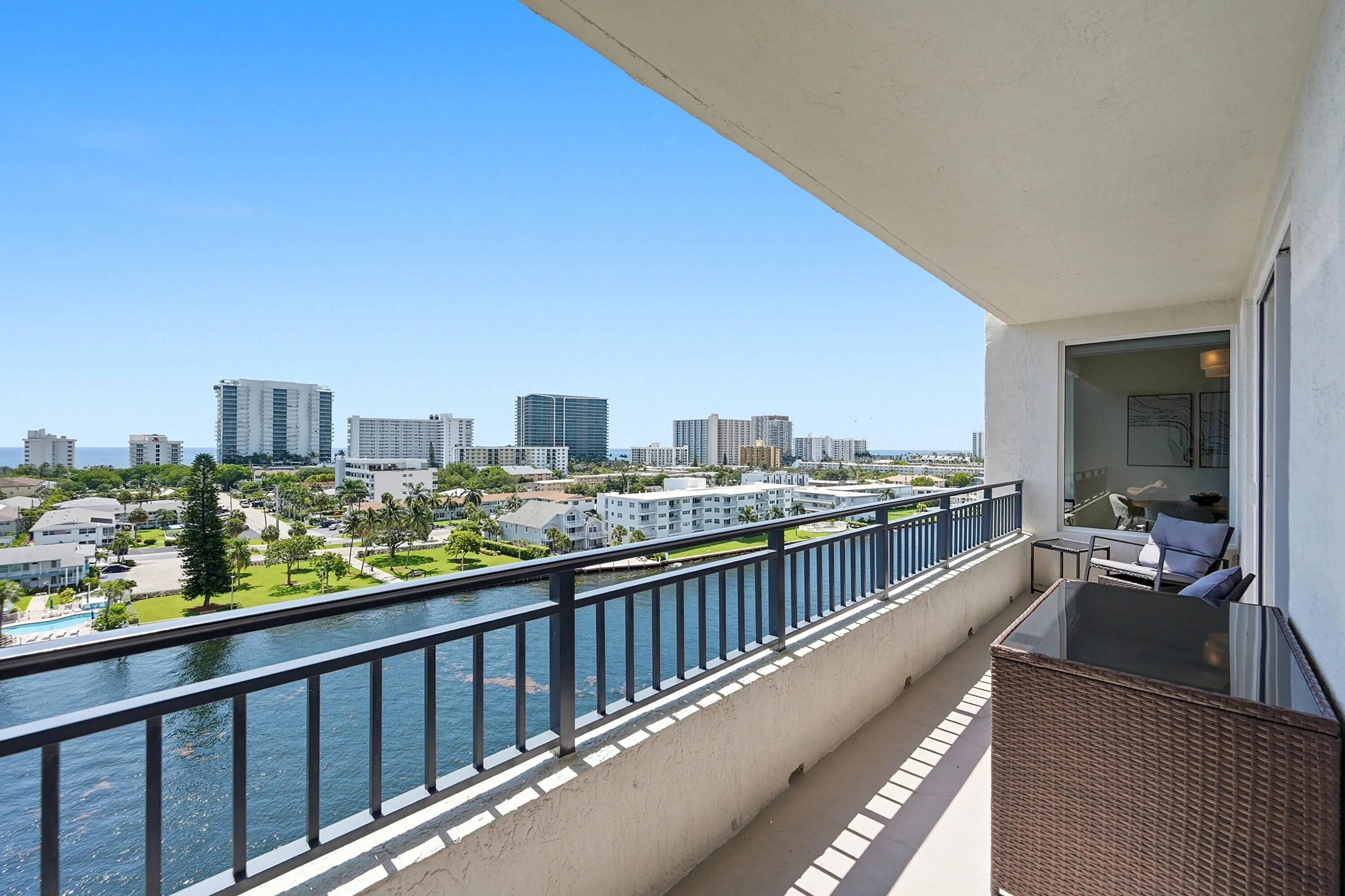 balcony