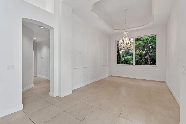 108NorthRiverDrW(32)