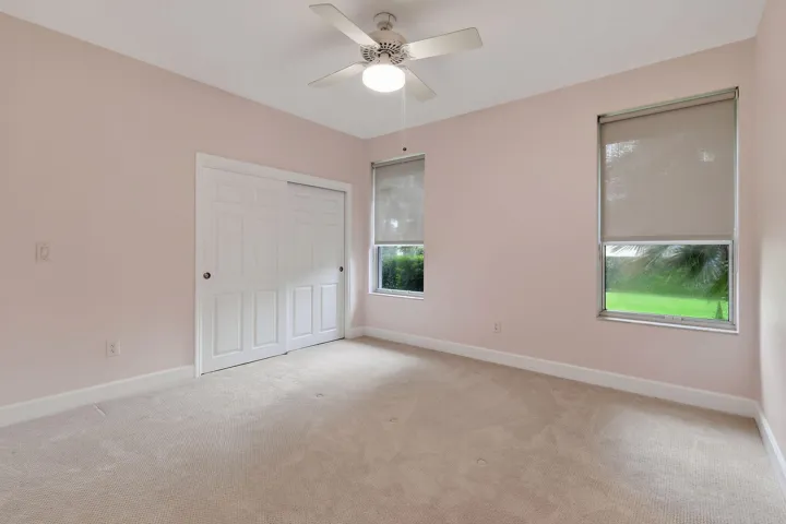 108NorthRiverDrW(57)