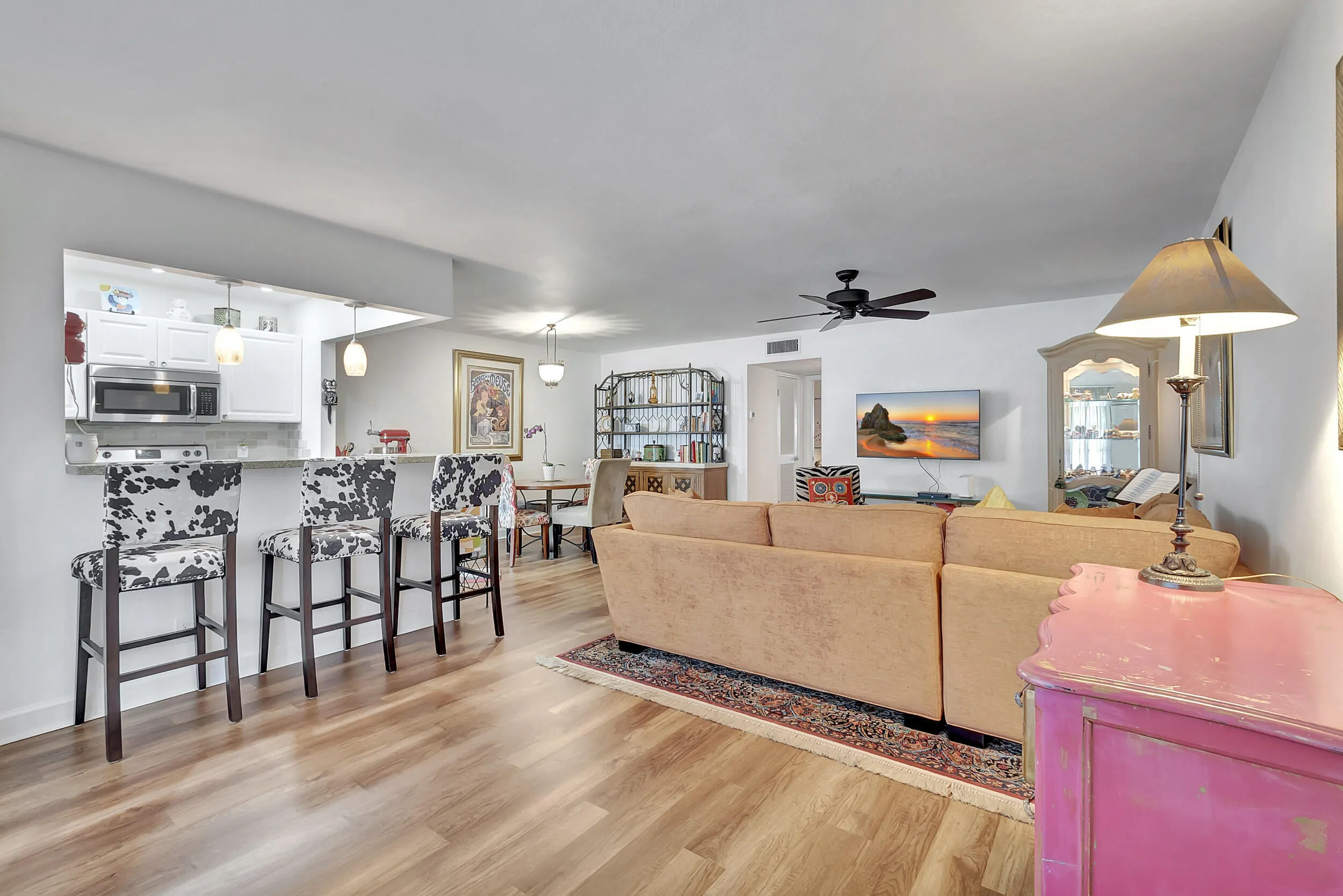 Living Room/Kitchen
