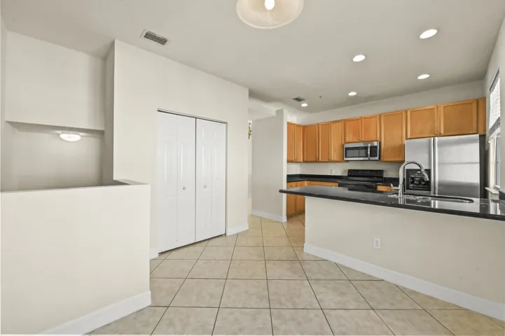 17 Kitchen 01