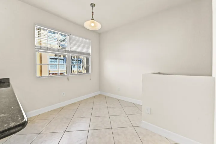 16 Dining room 03