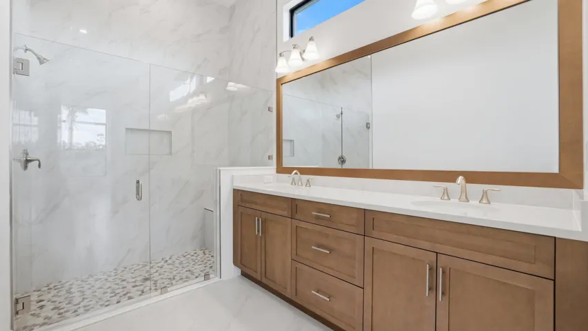 Owner's Bath