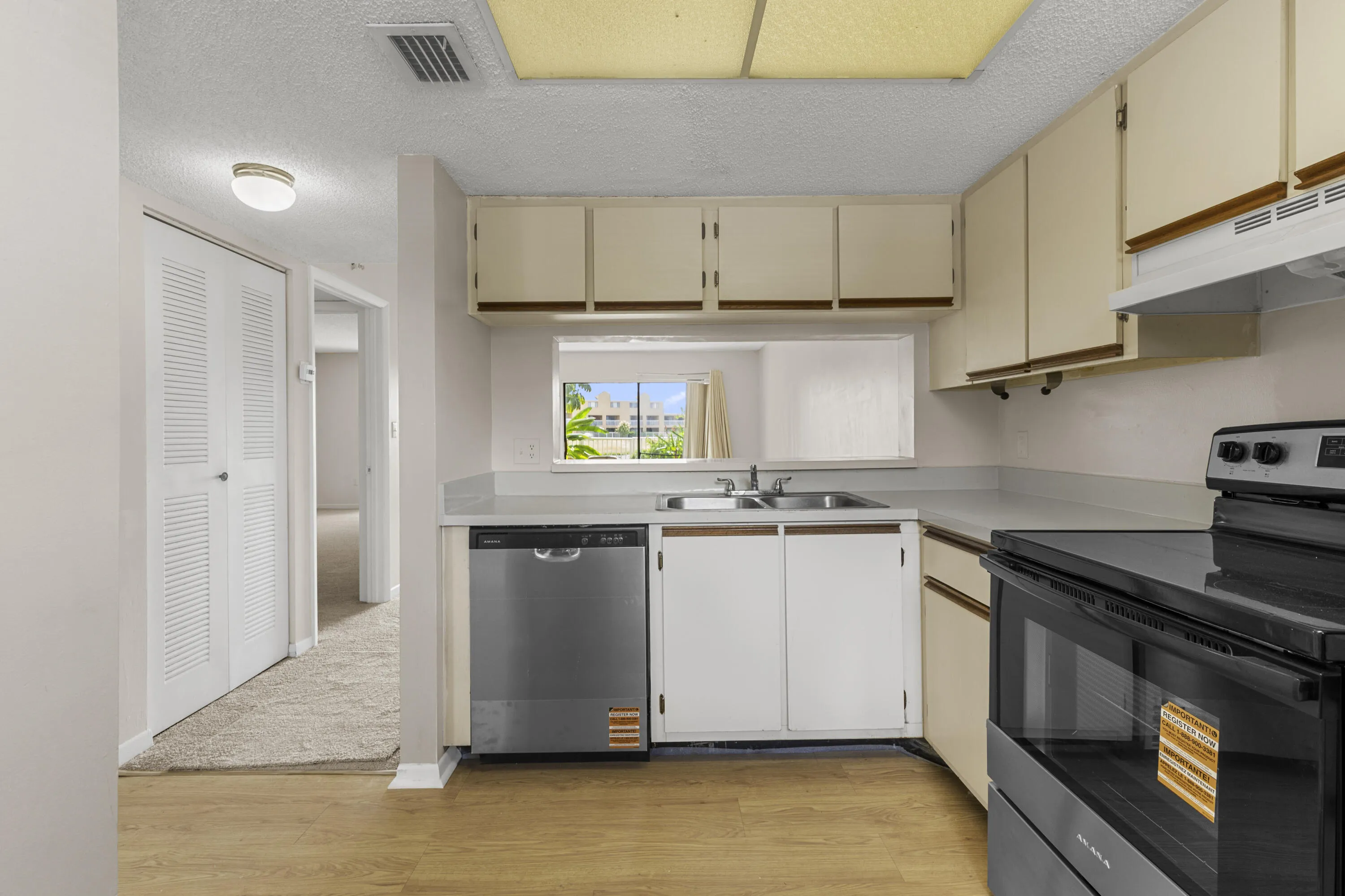 Kitchen has plenty of storage