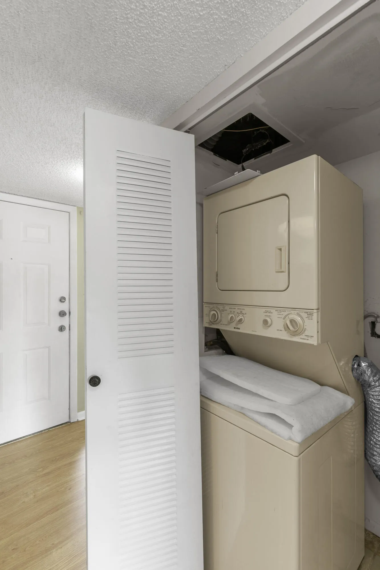 Washer and dryer in UNIT!