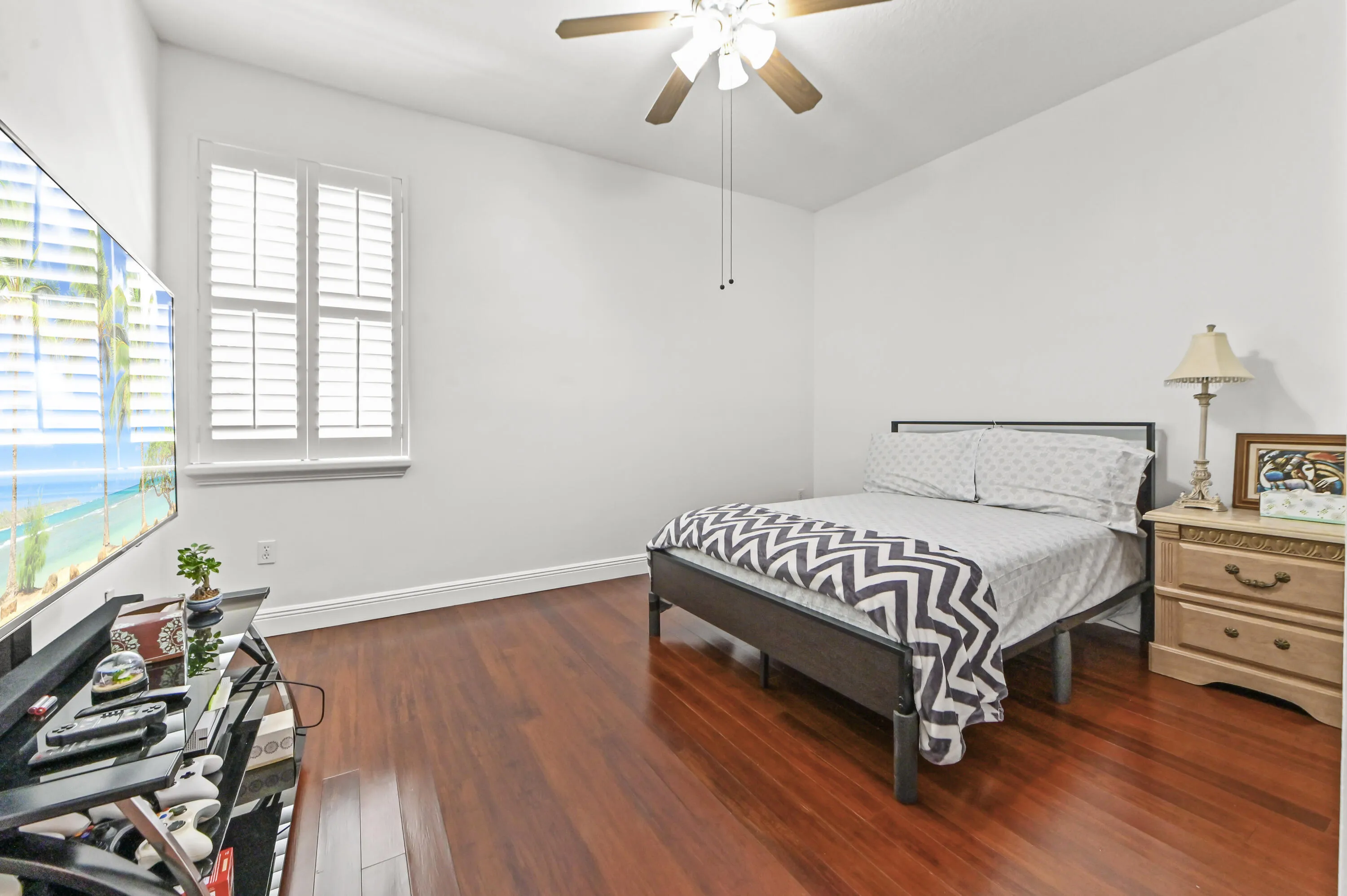 22 Bedroom 01