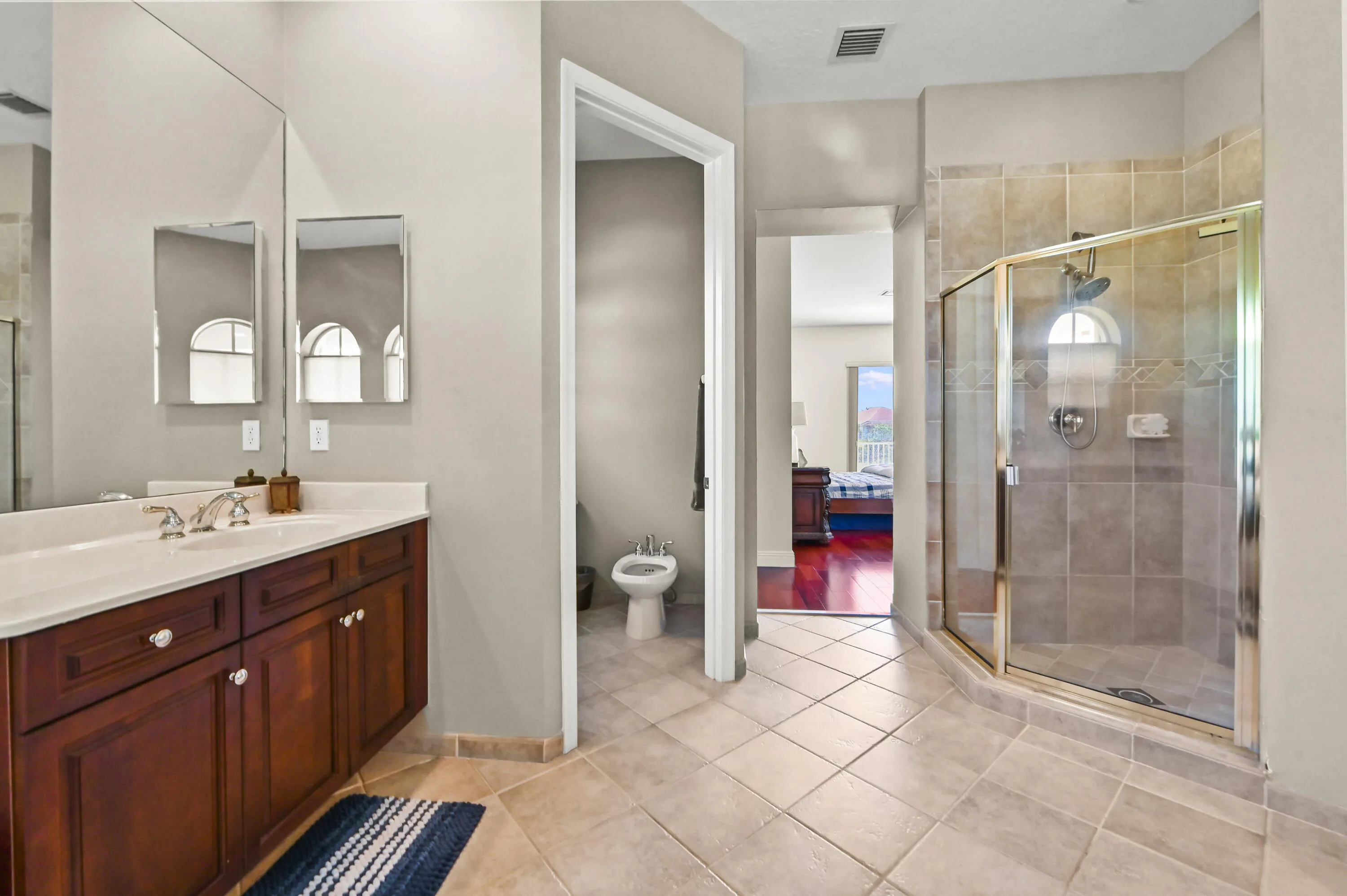 44 Bathroom 03