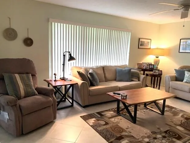 Living room 1
