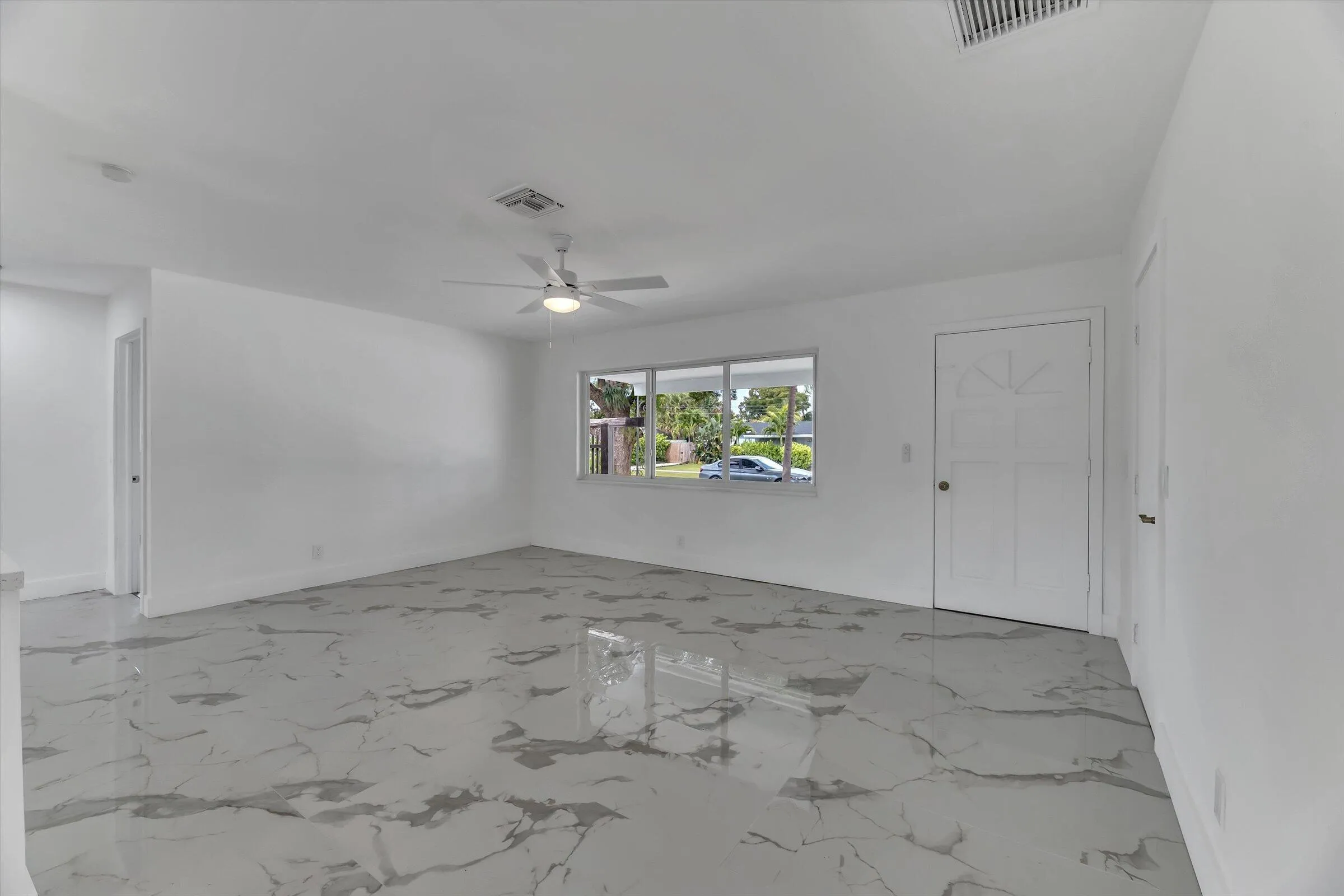 25-1404 SW 1st Ave-25