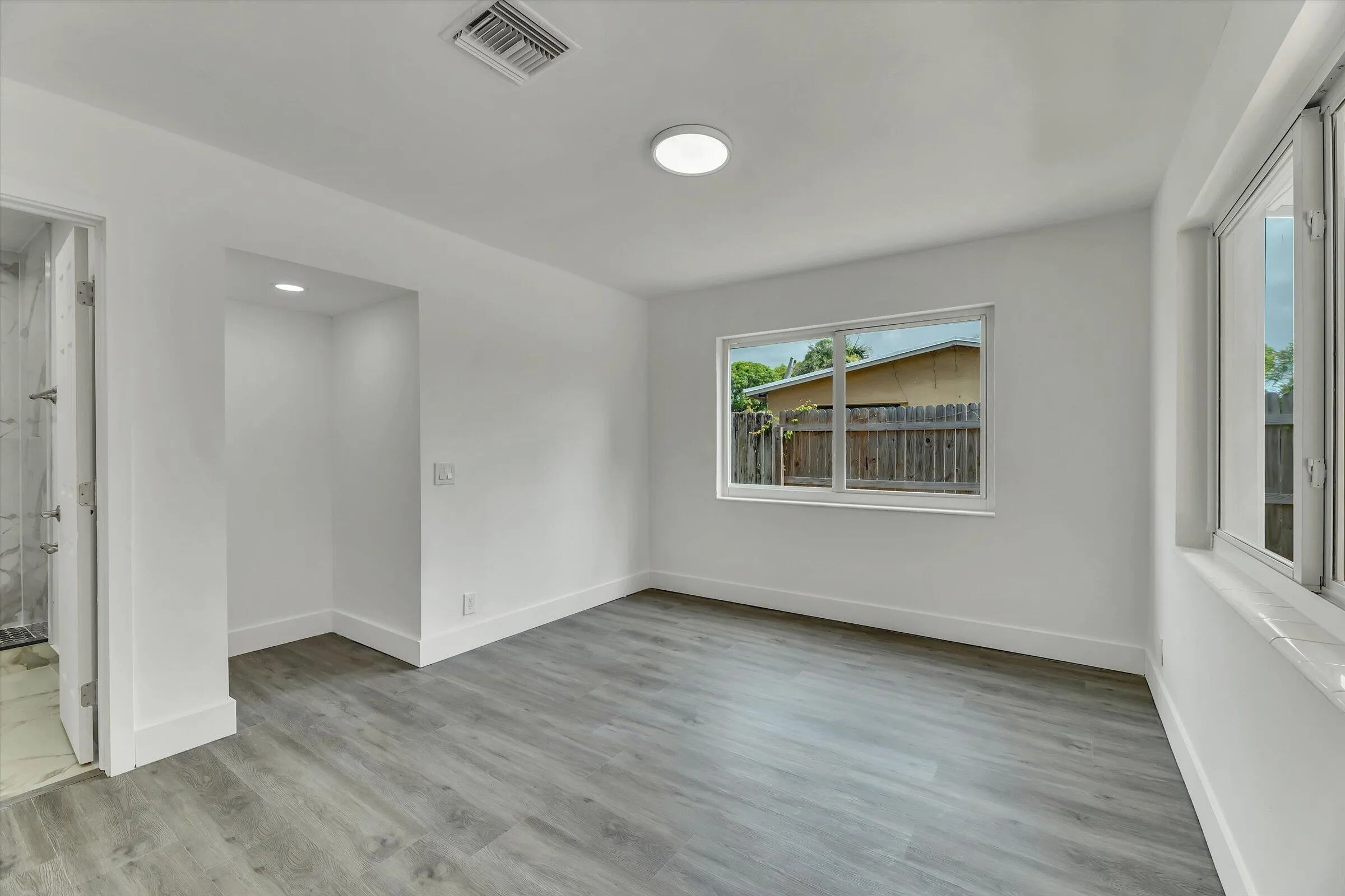 15-1404 SW 1st Ave-15