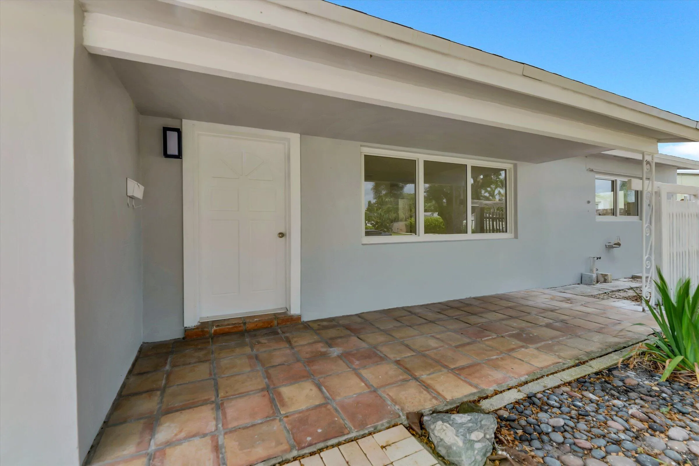 03-1404 SW 1st Ave-3