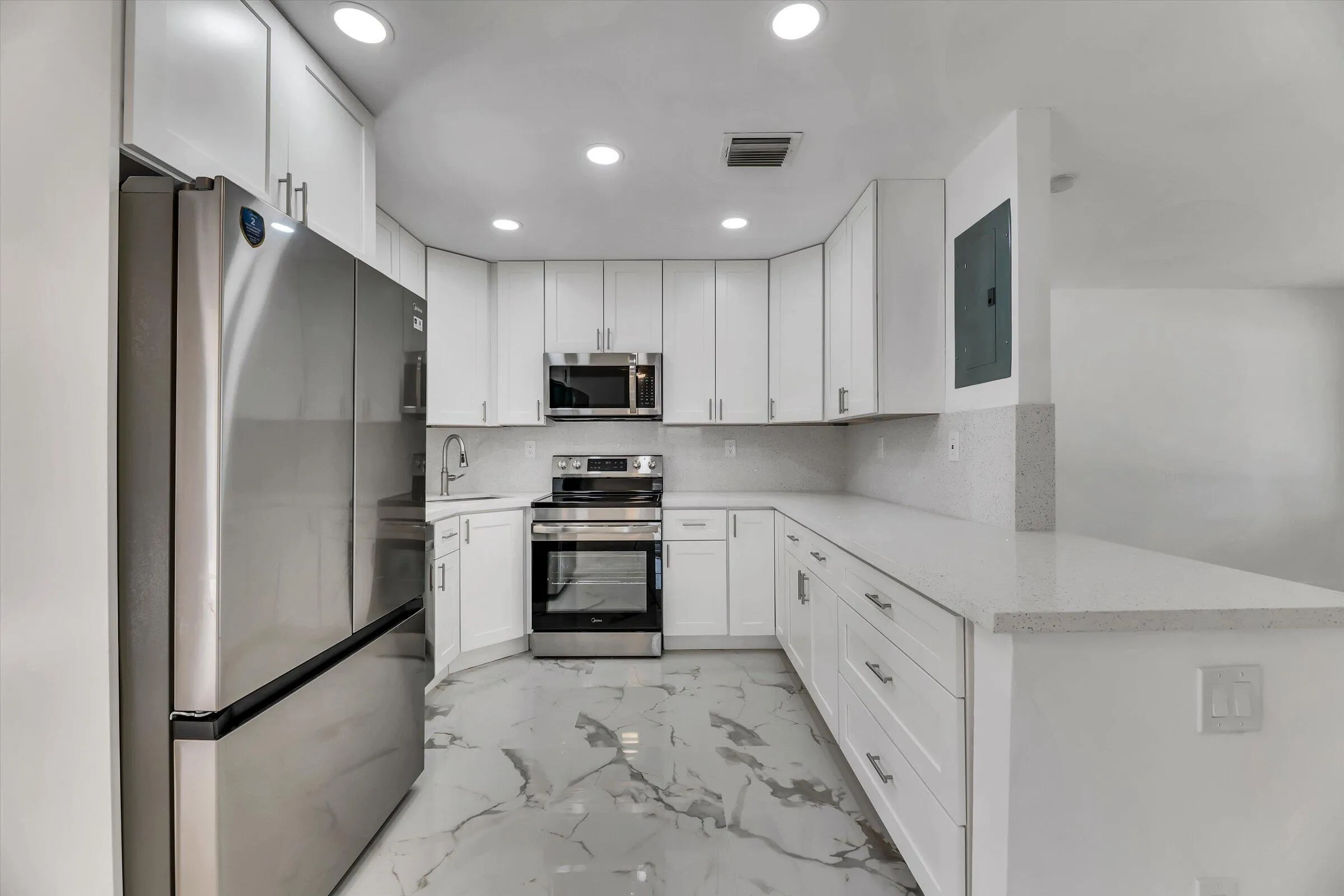 19-1404 SW 1st Ave-19