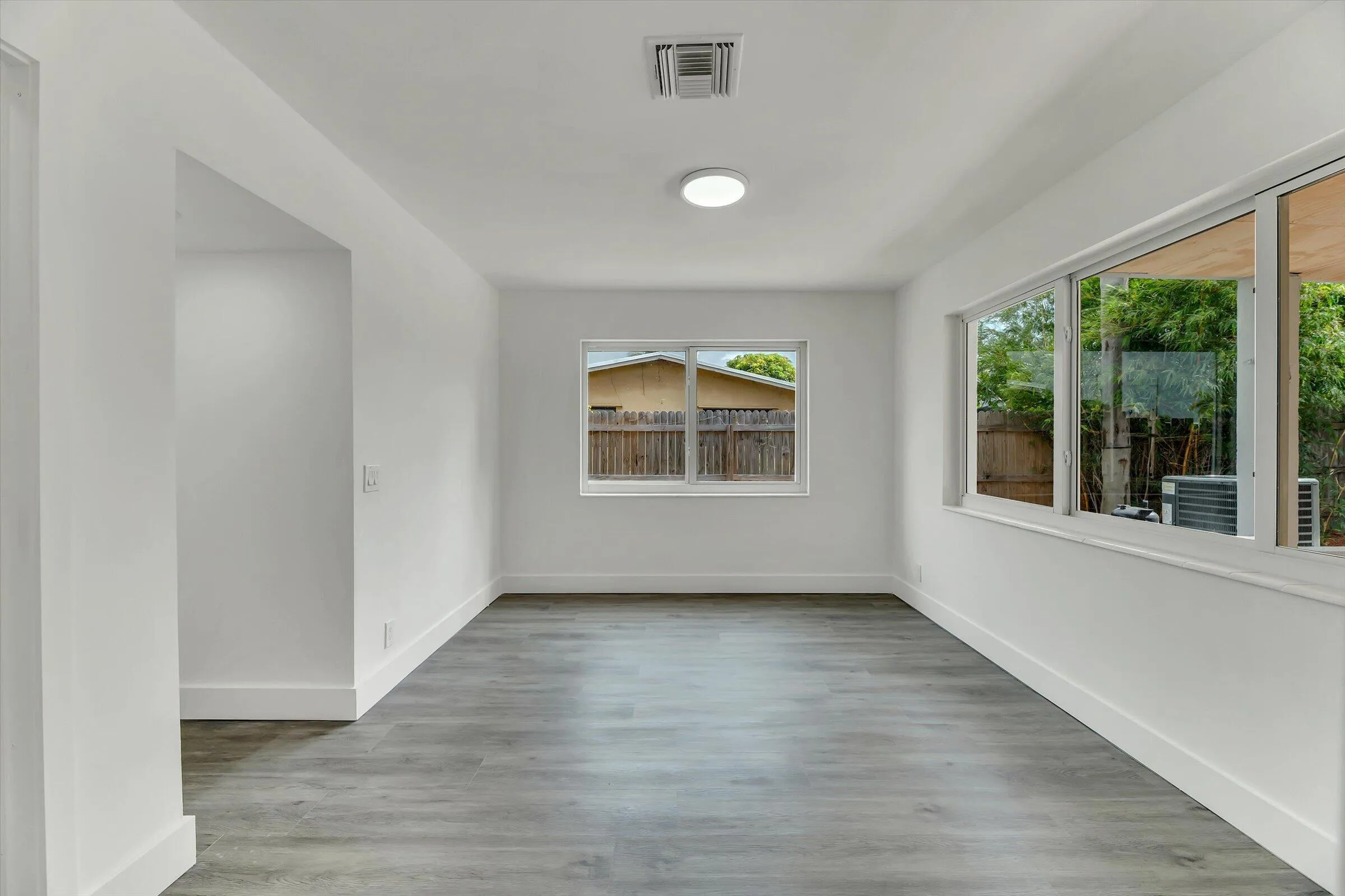 16-1404 SW 1st Ave-16
