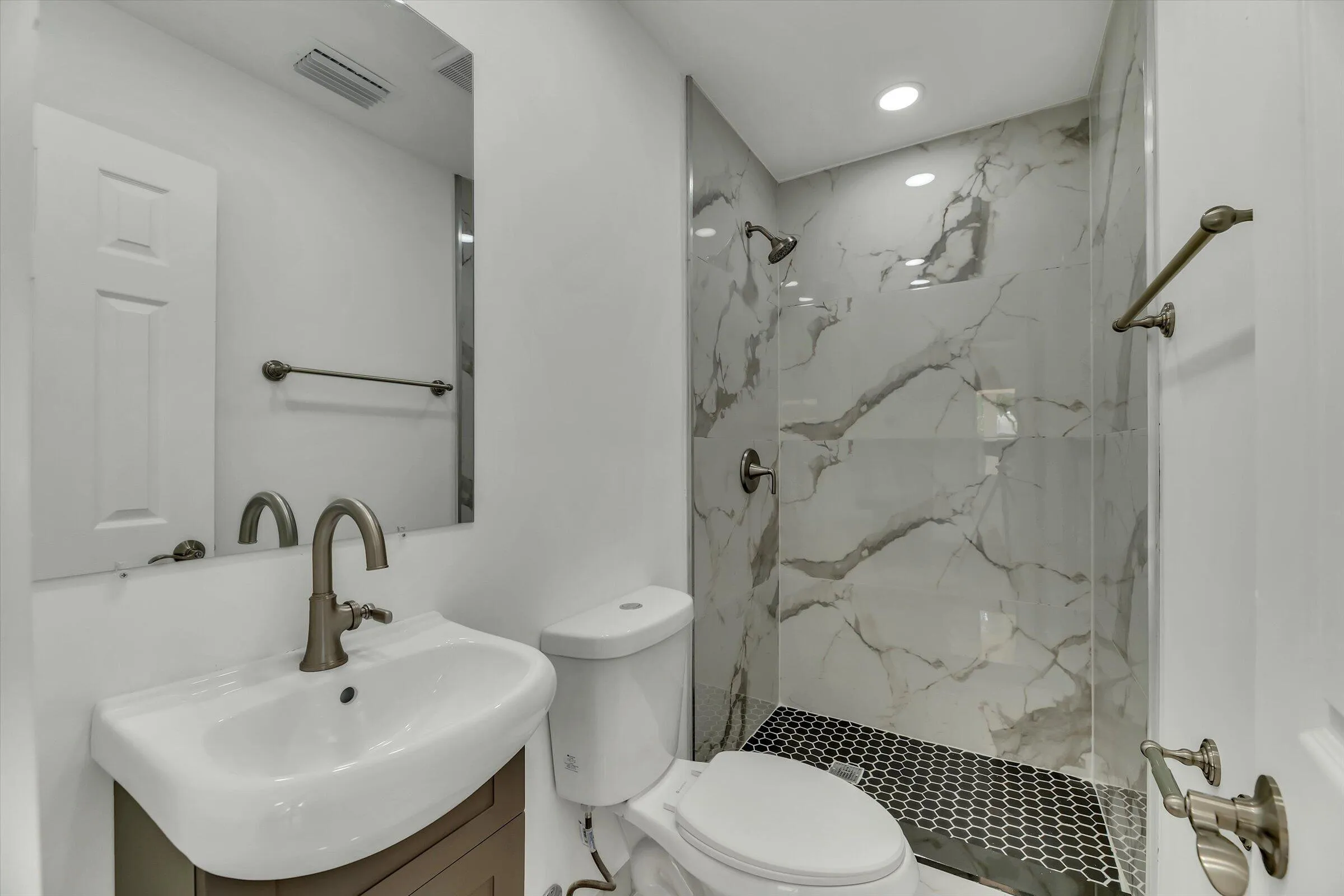 12-1404 SW 1st Ave-12