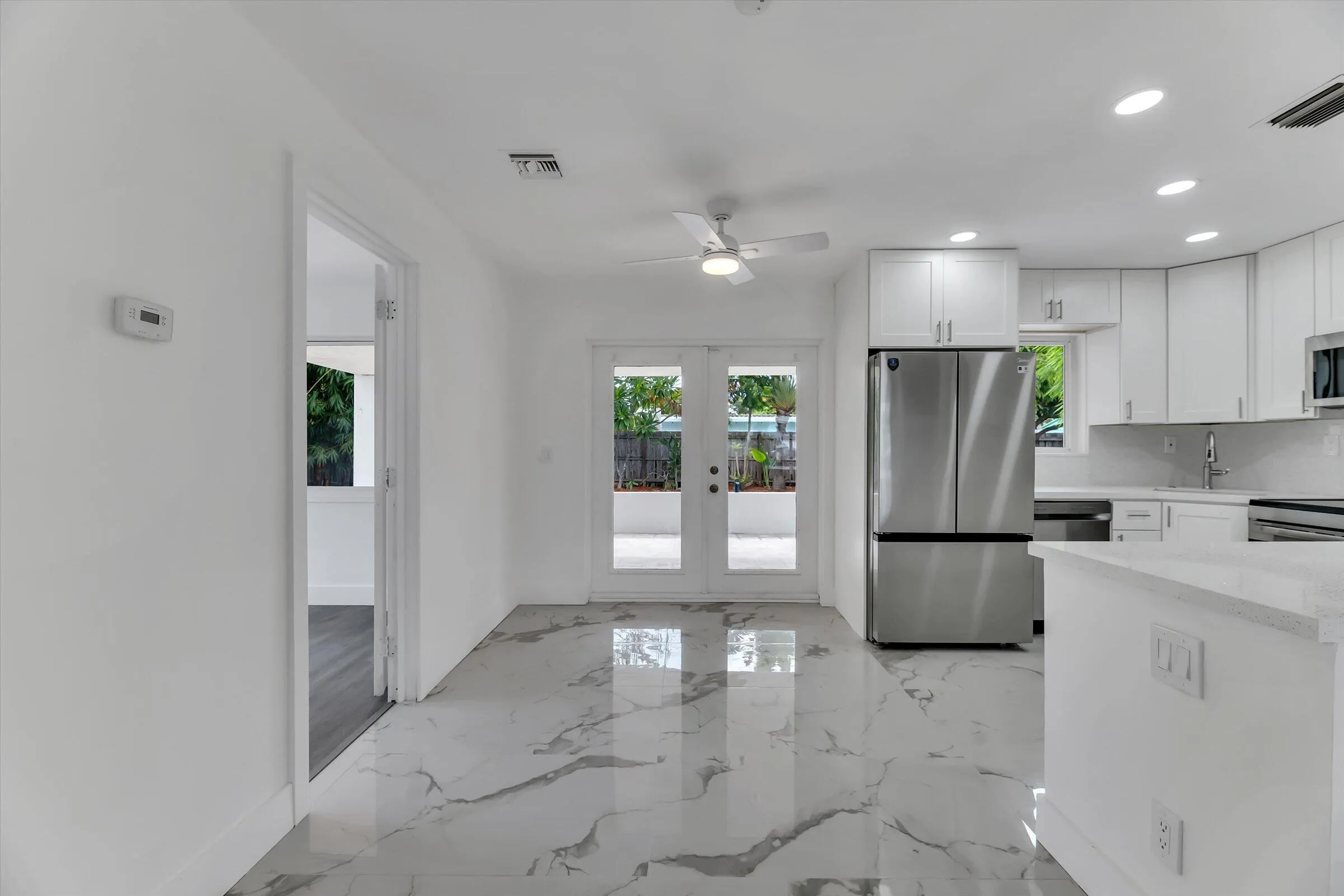 22-1404 SW 1st Ave-22