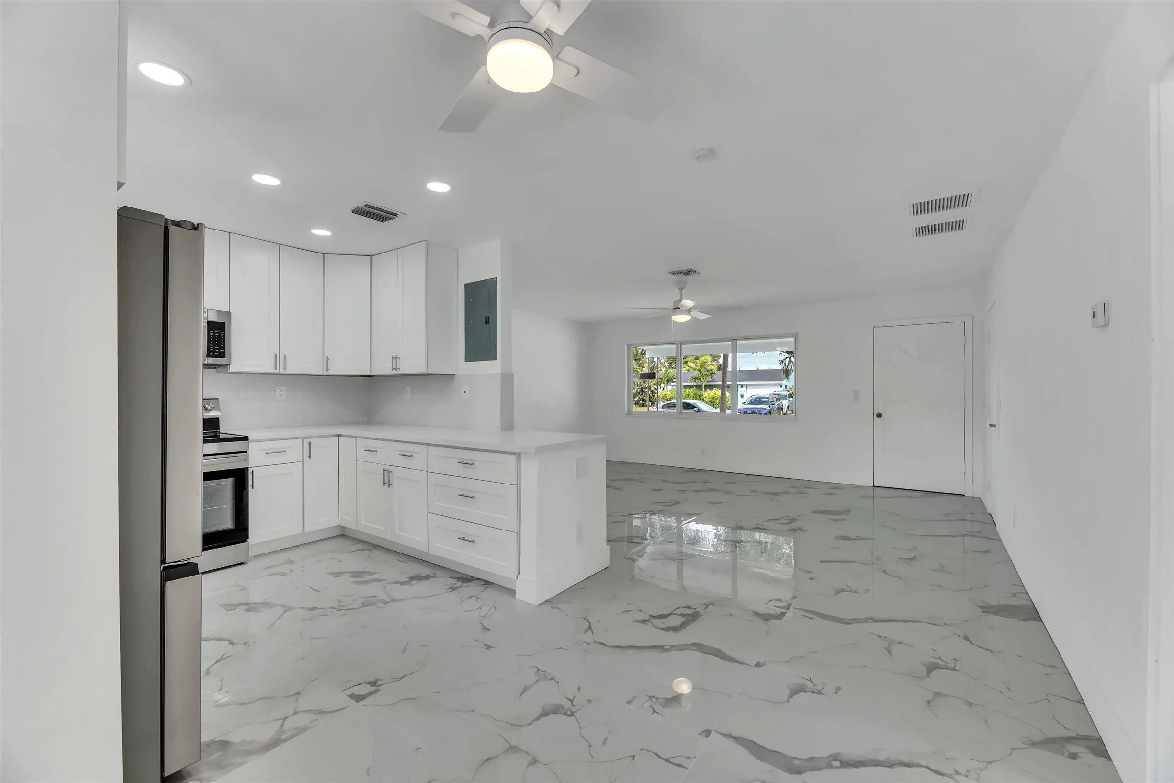 20-1404 SW 1st Ave-20