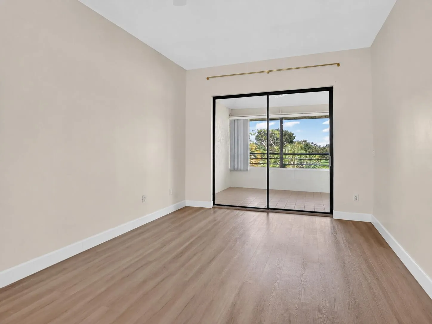 10_bedroom