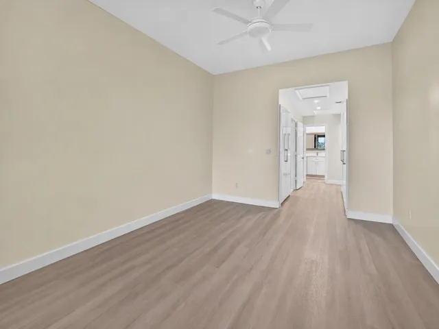 11_bedroom