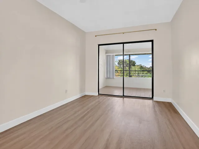 10_bedroom