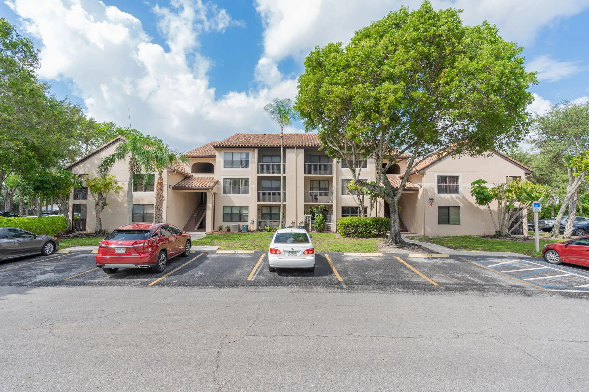 23-web-or-mls-4541 W McNab Rd 17 Pompano