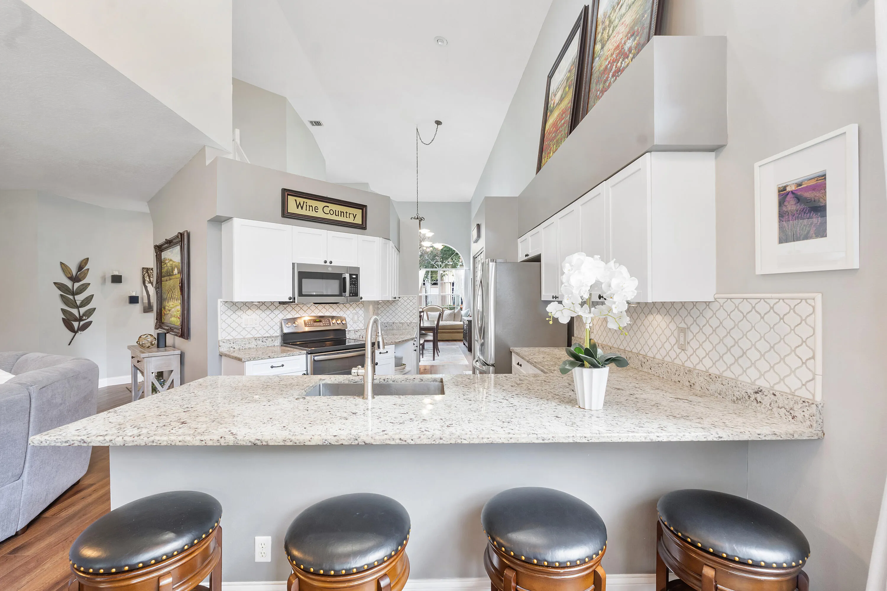 KITCHEN ISLAND
