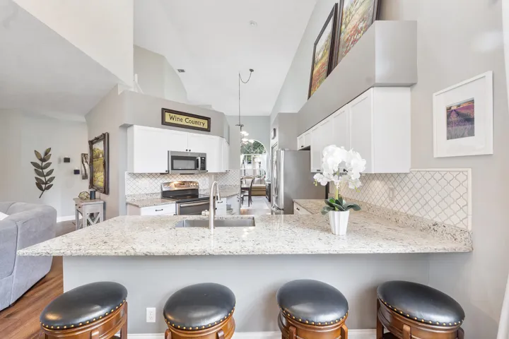 KITCHEN ISLAND